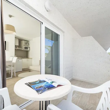 Apartamentos Ferrer Janeiro Aparthotel
