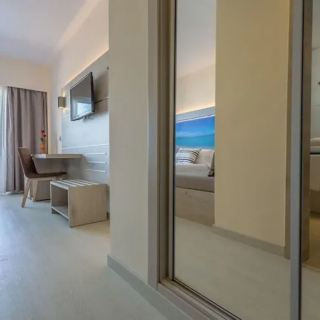 Aparthotel Apartamentos Ferrer Janeiro Port de Alcudia (Mallorca)